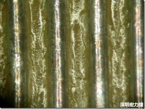 經(jīng)過(guò)168小時(shí)的高溫高濕環(huán)境實(shí)驗(yàn)后，此錫膏的SIR最低還可達(dá)到150,000,000 ohms，取LOG10為108.176，此錫膏的SIR雖然比較低，但是吃錫狀況明顯好很多，只是助焊劑明顯殘留