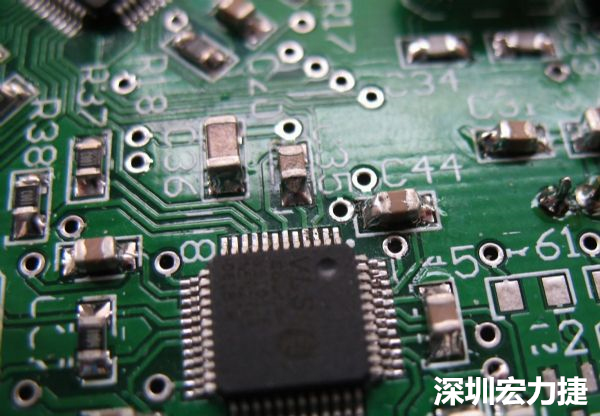 音訊電路訊號品質(zhì)，是影響操作體驗的關(guān)鍵，電路布局要特別注意。