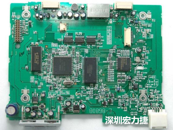 大面積PCB若電子元器件數(shù)量多、重量較重，板材強(qiáng)度不夠時(shí)容易產(chǎn)生PCB中央部凹陷問題。