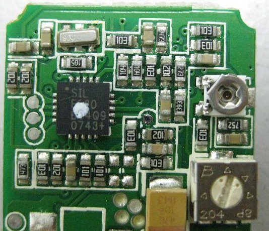 PCBA加工IC元件主要分為DIP及SMD兩大類，DIP 插件的IC，SMD (Surface Mount Device) 表面貼裝元件。