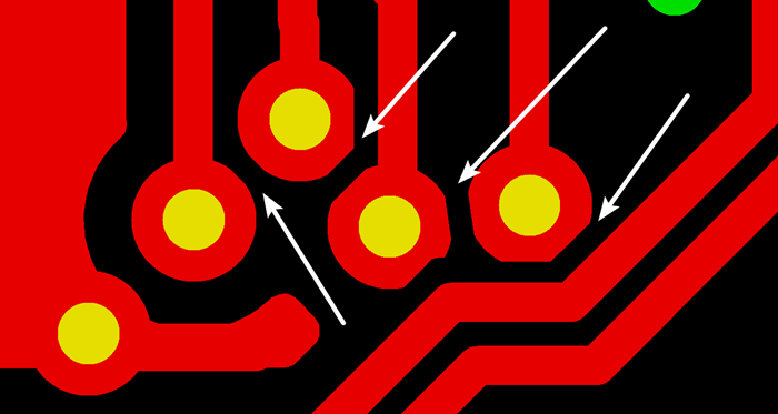 多層板中過(guò)孔會(huì)在每層線路上都有孔環(huán)，且每個(gè)層孔環(huán)周?chē)h(huán)境有夾線也有不夾線，環(huán)境各不一
